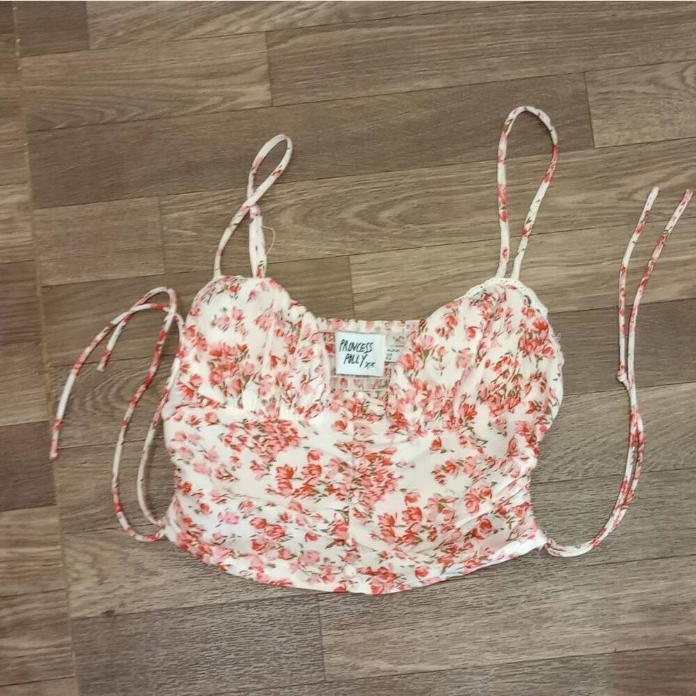 Princess Polly short sleeveless, crop  top. Size 6
